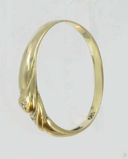 Timanttisormus 1xn.0,005ct, koko 17½, kaivertamaton, 585, paino 0,9g Vikt: 0,9 g
