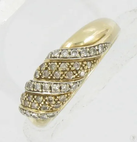 Timanttisormus 41xn.0,005ct, koko 17¾, kaiverrettu, 585, paino 3,6g Vikt: 3,6 g