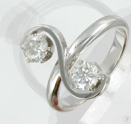 Timanttisormus koko 18,  2xn0,50ct valkokulta 750 paino 6,4g Vikt: 6,4 g