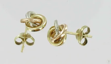 Korvakorut, 585, paino 0,6g Vikt: 0,6 g