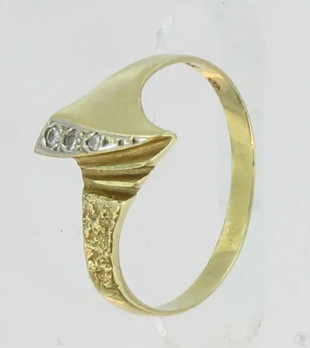 Timanttisormus 3xn.0,01ct, koko 17½, kaivertamaton, 585, paino 1,5g Vikt: 1,5 g