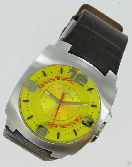Miesten teräsrannekello Diesel nahkarannekkeella, DZ-1111, quartz