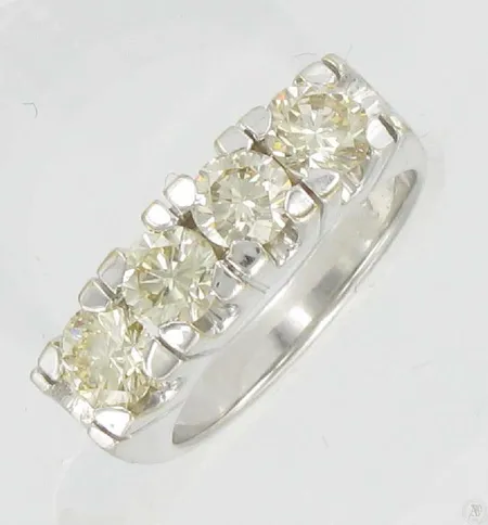 Timanttisormus 4xn.0.50ct, kaivertamaton, koko 18, 750vk, paino 8,2g Vikt: 8,2 g