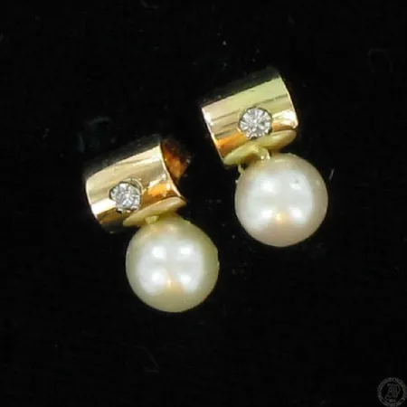 Timanttikorvakorut helmillä 2xn.0,005ct 585br paino 1,1g Vikt: 1,1 g