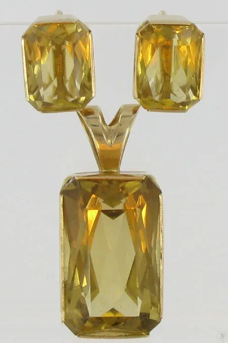 Kiviriipus ja kivikorvakorut 585br paino 19,6g Vikt: 19,6 g