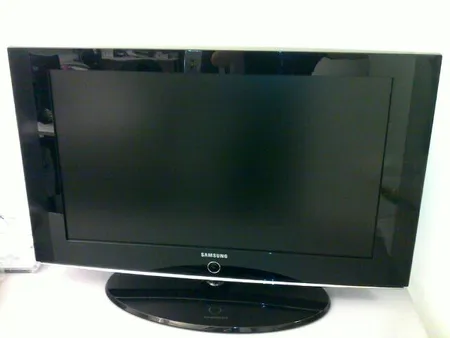 Lcd-tv samsung le-32s86bcx, kaukosäädin ja ohjekirja