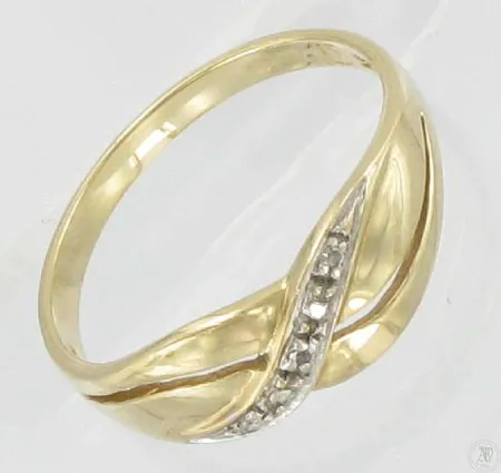Timanttisormus 3xn.0.005ct, kaivertamaton, koko 17, 585, paino 1,8g Vikt: 1,8 g