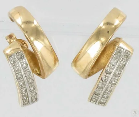 Timanttikorvakorut 28xn.0.005ct, 585, paino 4,3g Vikt: 4,3 g