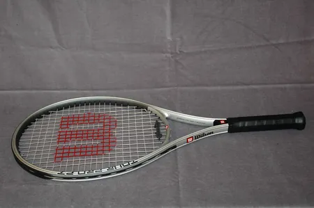 Tennismaila Wilson tour pro 27