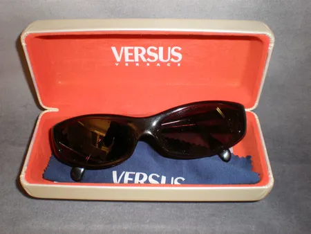 Aurinkolasit ja kotelo Versus/Versace mod.6003