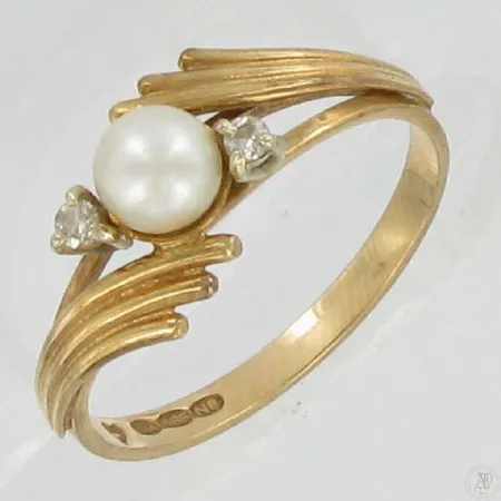 Helmisormus timanteilla 2xn.0.01ct, kaivertamaton, koko 16½, 585br, paino 1,8g Vikt: 1,8 g