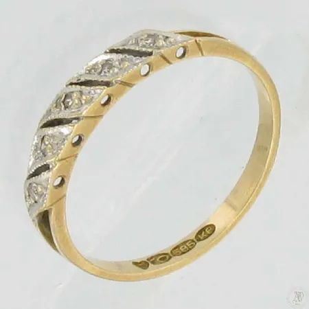 Timanttisormus 5xn.0.005ct, kaivertamaton, koko 17¼, 585, paino 1,4g Vikt: 1,4 g