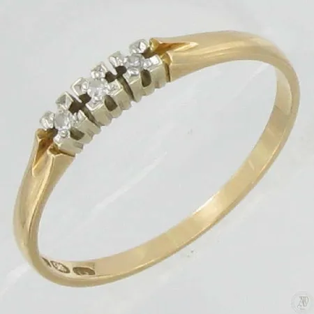 Timanttisormus 3xn.0.005ct, kaivertamaton, koko 18, 585, paino 1,4g Vikt: 1,4 g