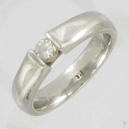 Timanttisormus 1xn.0.24ct, kaivertamaton, koko 16¾, PT, paino 9,9g Vikt: 9,9 g