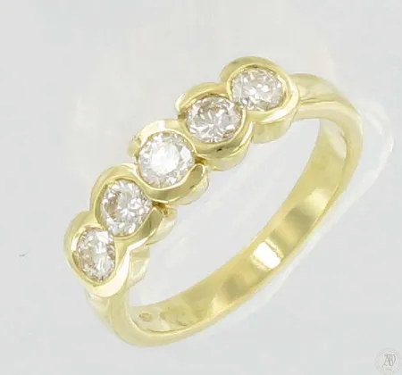 Timanttisormus 5xn.0,16ct, koko 18¼, 750, paino 5,5g Vikt: 5,5 g