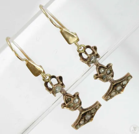 Timanttikorvakorut 2xn.0.02ct 18xn.0.01ct vanha hionta, 585 , paino 3,9g Vikt: 3,9 g