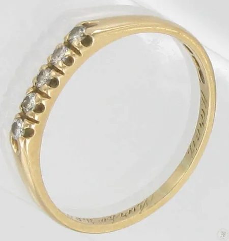 Timanttisormus 5xn.0.03ct, kaiverrettu, koko 18½, 585, paino 1,5g Vikt: 1,5 g