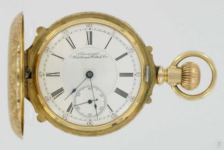 Umpikuorinen kultataskukello Waltham, Mass., Riverside, Safety barrel, 17 jewels, 7013370, kaiverrettu ja koneiston yksi ruuvi puuttuu, 585br, paino 152,2g Vikt: 152,2 g