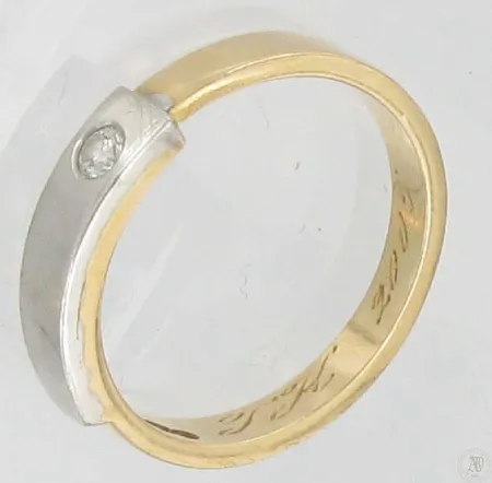 Timanttisormus 1xn.0,07ct kaiverrettu koko 17½, 585 paino 3,9g Vikt: 3,9 g