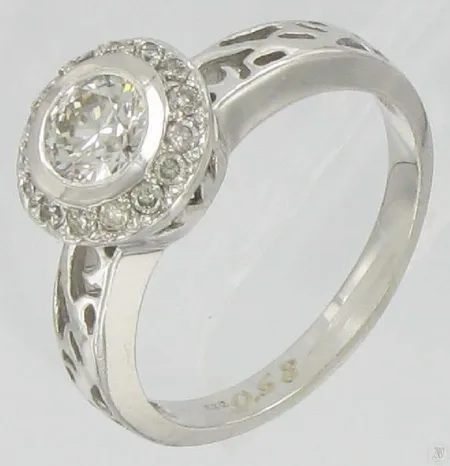 Timanttisormus 1xn.0.43ct 15xn.0.01ct, kaivertamaton, koko 17¾, 585vk, paino 4,2g Vikt: 4,2 g
