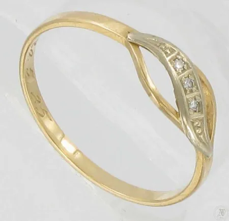 Timanttisormus kaiverrettu 3xn.0,005ct koko 19½, 585 paino 1,5g Vikt: 1,5 g