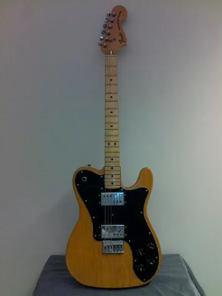 Sähkökitara Fender Telecaster deluxe sarja nro.S807474  + pussi