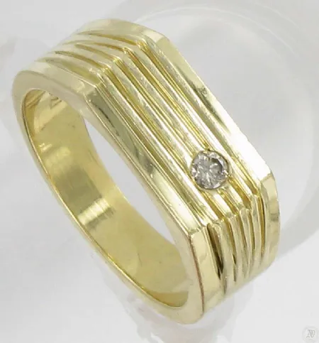Timanttisormus 1xn.0,09ct kaivertamaton koko 19½, 585 paino 10,9g Vikt: 10,9 g