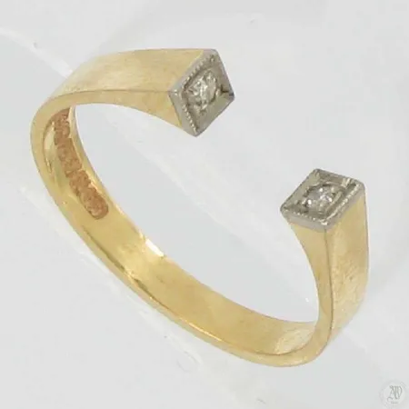 Timanttisormus 2xn.0,01ct kaivertamaton koko 16¾, 750 paino 2,3g Vikt: 2,3 g