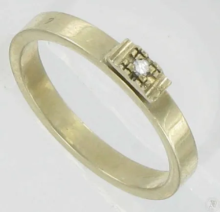 Timanttisormus 1xn.0,02ct kaivertamaton koko 17, 750vk paino 3,1g Vikt: 3,1 g