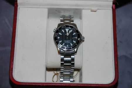 Miesten teräsrannekello Omega Seamaster professional 300m/1000ft quartz, ref:22625000/no:572988286, laatikko, ohjekirja ja takuukortti ostettu 10.2.2001