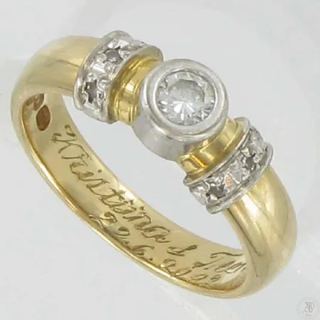 Timanttisormus 1xn.0.17ct 6xn.0.005ct, koko 16, kaiverrettu, 585, 4,0g Vikt: 4   g