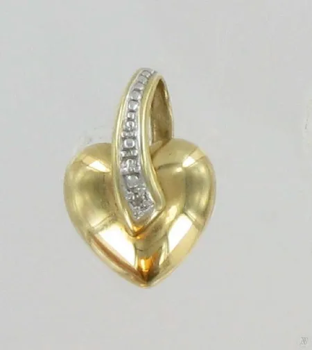 Sydänriipus pienellä timantilla, 585, paino 0,6g Vikt: 0,6 g