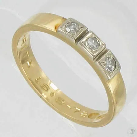 Timanttisormus 3xn.0.03ct, koko 15¾, kaiverrettu, 750, paino 2,7g Vikt: 2,7 g