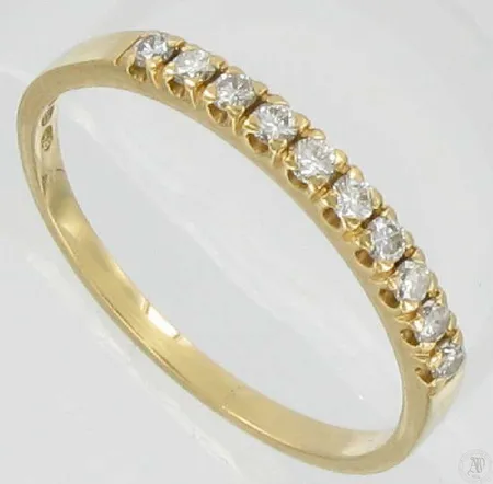 Timanttisormus 10xn.0.02ct, koko 19½, kaiverrettu, 750, paino 2,2g Vikt: 2,2 g