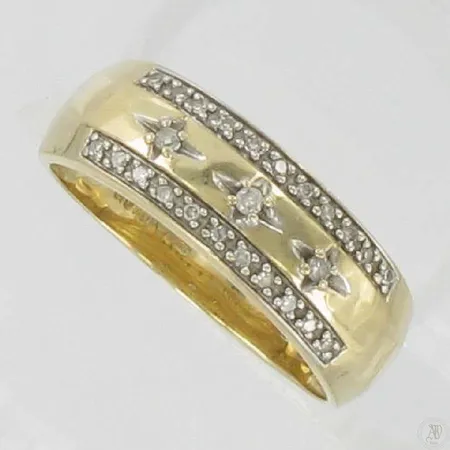 Timanttisormus, 3xn.0.01ct ja 22xn.0.005ct, koko 18, ei kaiverruksia, 585, paino 4,0g Vikt: 4   g