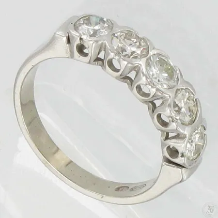 Timanttisormus vk, 5xn.0.30ct, koko 17¾, kaivertamaton, 585, paino 4,5g Vikt: 4,5 g