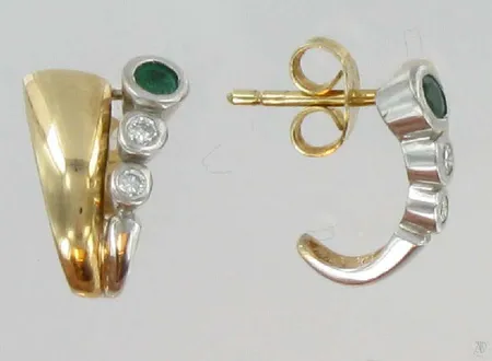 Smaragdikorvakorut timanteilla 2xn.0.03ct 2xn.0.02ct, 585br, paino 2,7g Vikt: 2,7 g