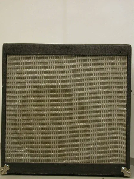 Vahvistin, malli Fender bassman, replica