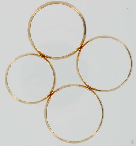 4 sileää sormusta kaivertamattomia 585 paino 12g Vikt: 12   g