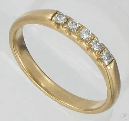 Timanttisormus 5xn.0.03ct, koko 17½, kaivertamaton, 585, paino 2,6g Vikt: 2,6 g