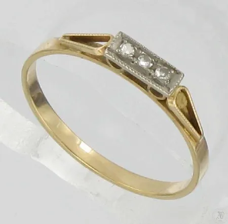 Timanttisormus kaivertamaton 3xn.0,005ct koko 17¼, 585,  paino 1,2g Vikt: 1,2 g
