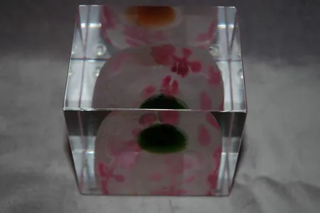 Vuosikuutio 2008 252/2000, signeeraus Oiva Toikka, Nuutajärvi 2008, pituus 8,4cm, korkeus  8,0cm