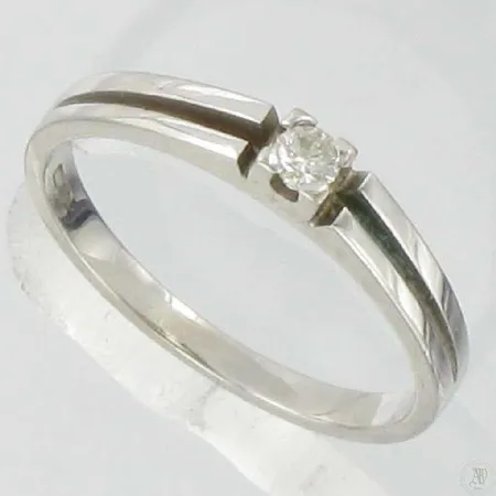 Timanttisormus 1xn.0.06ct, kaivertamaton, koko 17, 585vk, paino 2,1g Vikt: 2,1 g
