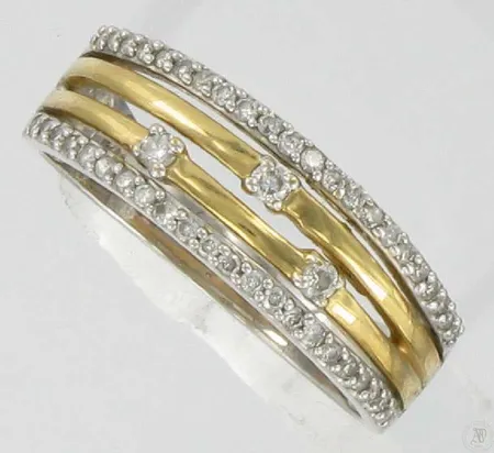 Timanttisormus 3xn.0.02ct 44xn.0.005ct, kaivertamaton, koko 19, 750vk, paino 5,4g Vikt: 5,4 g
