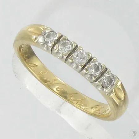 Timanttisormus 5xn.0.05ct, kaiverrettu, koko 16½, 585, paino 2,8g Vikt: 2,8 g