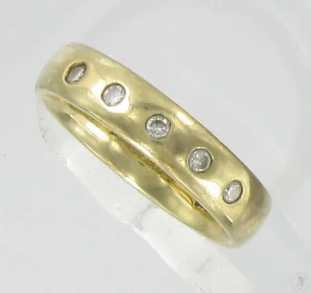 Timanttisormus 5xn.0.01ct, kaivertamaton, koko 14½, 375, paino 2,7g Vikt: 2,7 g