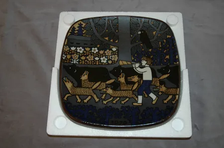 Vuosilautanen 1979, design R Uosikkinen, Arabia, alkuperäinen laatikko