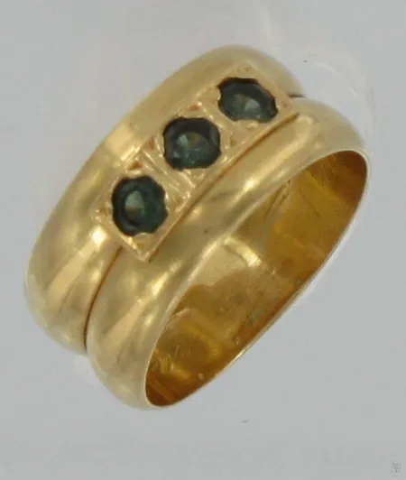 Sileä sormus kivillä, kaiverrettu, koko 18½, 750br, paino 8,1g Vikt: 8,1 g