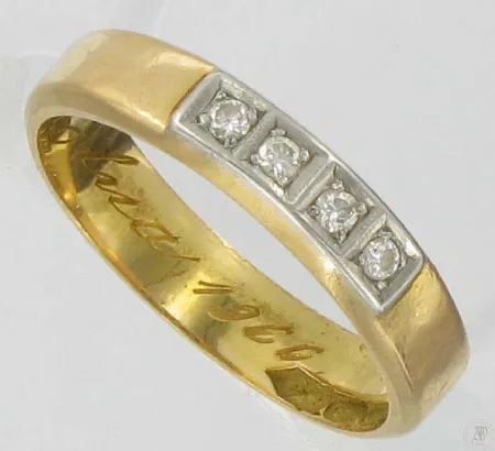Timanttisormus 4xn.0,02ct, kaiverrettu, koko 19¼, 585 paino 5,0g Vikt: 5   g