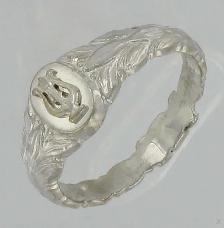 Maisterinsormus, kaiverrettu, koko 19¾, 750vk, paino 8,0g Vikt: 8   g